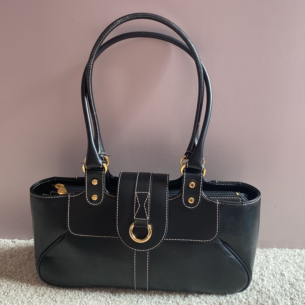LANCEL French classic Leather handbag no call outs